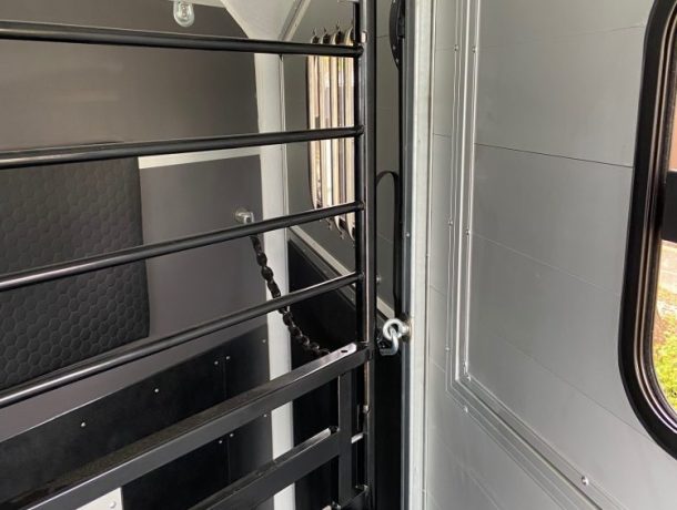 MAXI2 Herringbone - Double Horse Trailer - Image 7