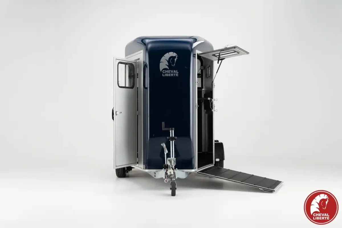 Touring Country + Built-in Tack Room - Double Horse Trailer - Image 6