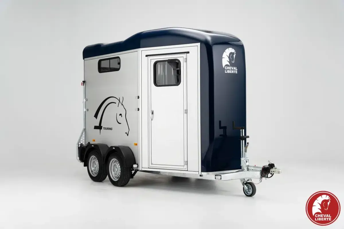 Touring Country + Built-in Tack Room - Double Horse Trailer