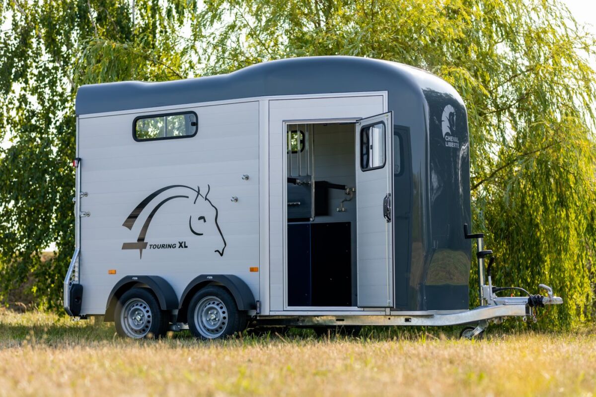 Touring XL + Built-in tack room - Double Horse Trailer - Image 5