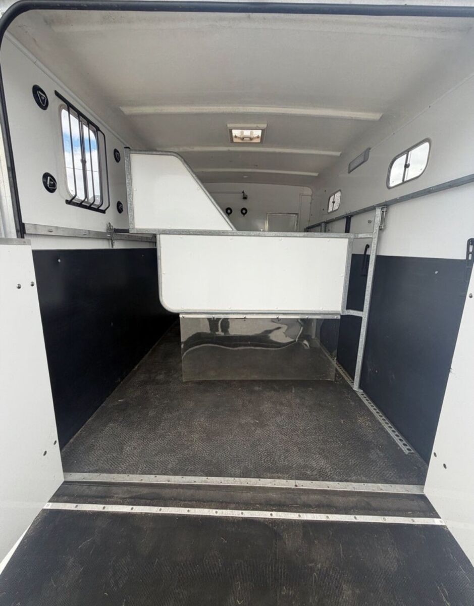 2020 Equi Trek Space Treka Horse Box - Image 6